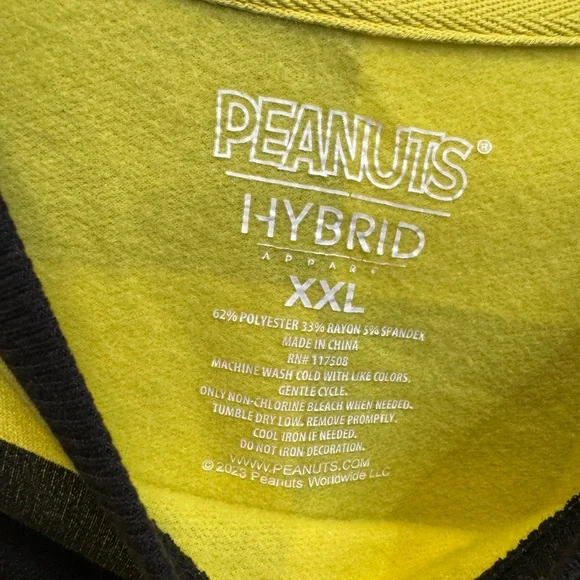 Peanuts Yellow and Black Hybrid Apparel - Picture 3 of 8